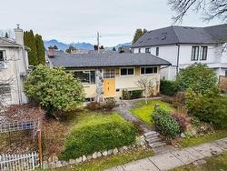 1-1631 22nd Avenue E Vancouver, BC V5N 2P3