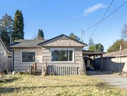 1781 Bowser Avenue  North Vancouver, BC V7P 2Y6