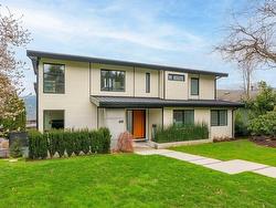 418 Felton Road  North Vancouver, BC V7G 1Z7