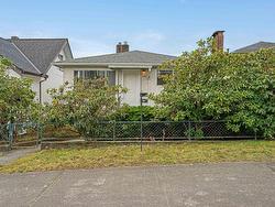 3046 6th Avenue E Vancouver, BC V5M 1S3