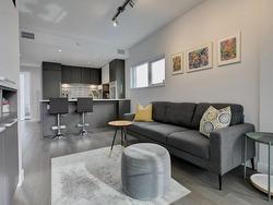 610-288 1st Avenue W Vancouver, BC V5Y 0E9