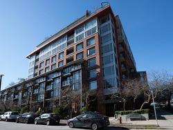 706-2321 Scotia Street  Vancouver, BC V5T 0A8