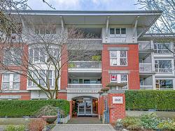 302 1868 W 5TH AVENUE  Vancouver, BC V6J 1P3