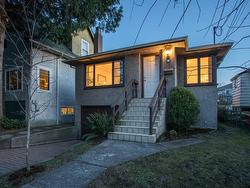 42 24th Avenue E Vancouver, BC V5V 1Z4