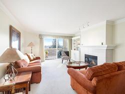 209-257 Keith Road E North Vancouver, BC V7L 1V4