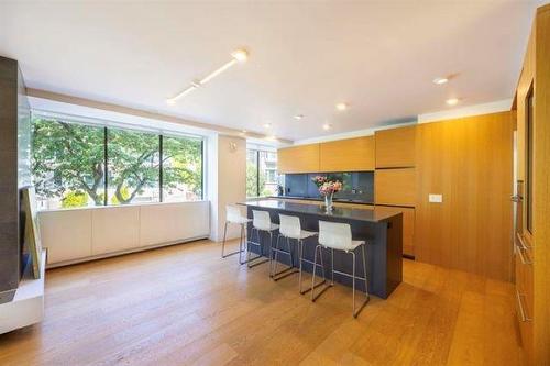 203-2167 Bellevue Avenue, West Vancouver, BC 