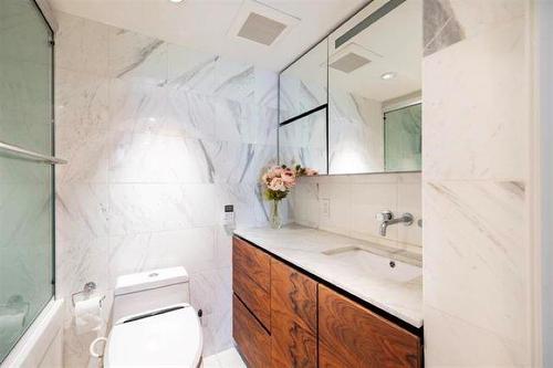 203-2167 Bellevue Avenue, West Vancouver, BC 