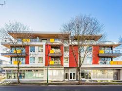 PH7 688 E 19TH AVENUE  Vancouver, BC V5V 1K2