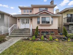 1747 37th Avenue E Vancouver, BC V5P 1E7