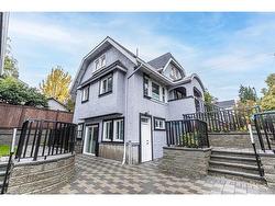 1010 24th Avenue E Vancouver, BC V5V 2B1