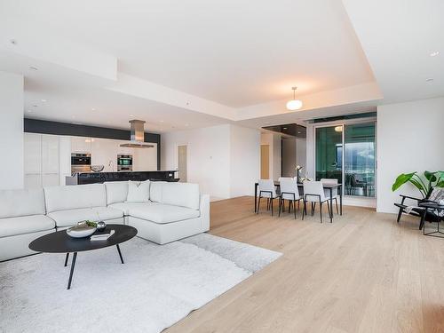 1601-277 Thurlow Street, Vancouver, BC 