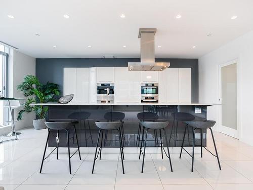 1601-277 Thurlow Street, Vancouver, BC 