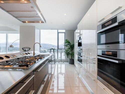 1601-277 Thurlow Street, Vancouver, BC 