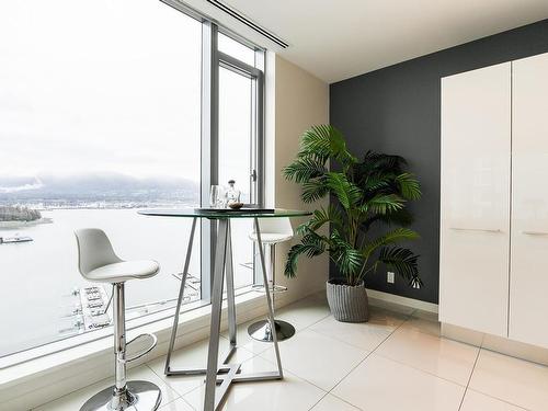 1601-277 Thurlow Street, Vancouver, BC 