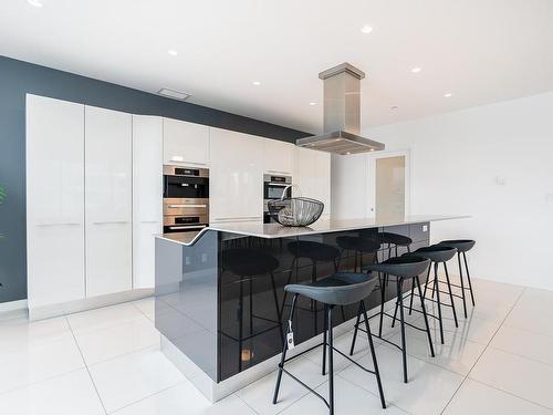 1601-277 Thurlow Street, Vancouver, BC 