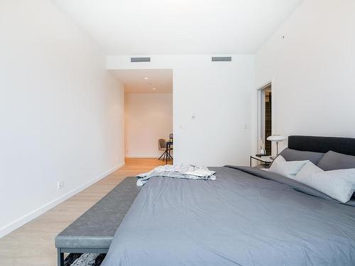 1601-277 Thurlow Street, Vancouver, BC 