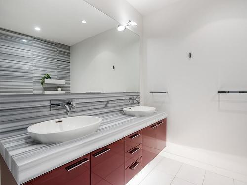 1601-277 Thurlow Street, Vancouver, BC 