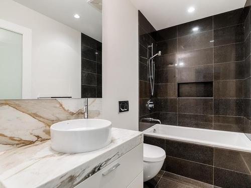 1601-277 Thurlow Street, Vancouver, BC 