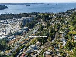 842 Esquimalt Avenue  West Vancouver, BC V7T 1J8