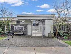 202-908 Keith Road  West Vancouver, BC V7T 1M3