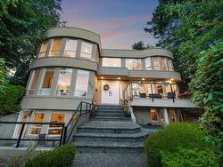 1543 Jefferson Avenue  West Vancouver, BC V7V 2A2