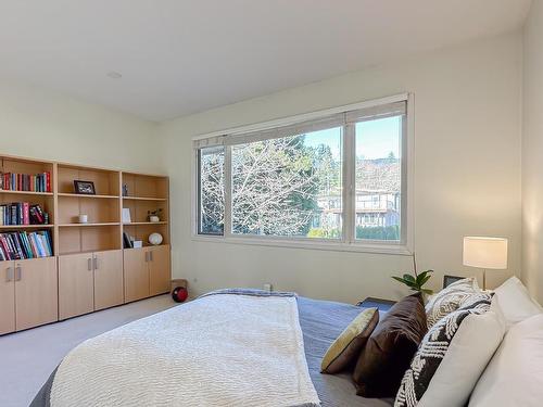 1092 Kings Avenue, West Vancouver, BC 