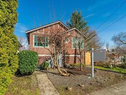 1625 8th Avenue E Vancouver, BC V5N 1T6