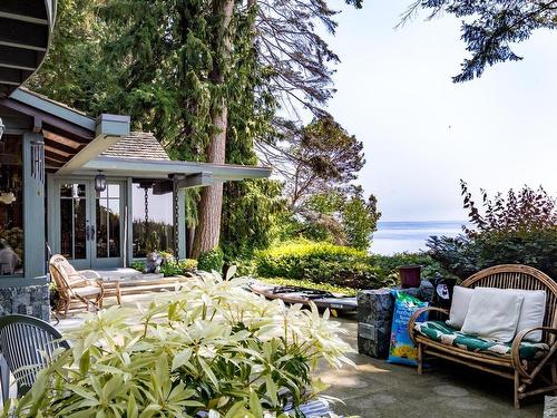 3581 Beach Avenue, Roberts Creek, BC 