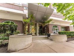 1801-550 Pacific Street  Vancouver, BC V6Z 3G2