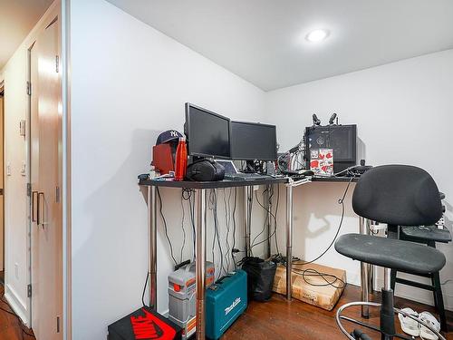 210-1055 Richards Street, Vancouver, BC 