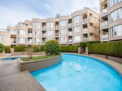 111-1236 8th Avenue W Vancouver, BC V6H 3Y9