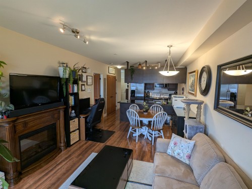 306-11935 Burnett Street, Maple Ridge, BC 