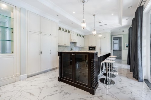 738 54Th Avenue W, Vancouver, BC 