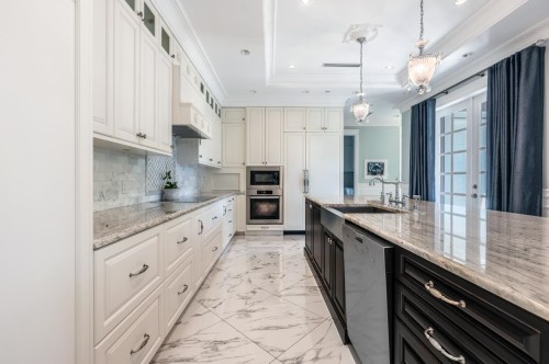 738 54Th Avenue W, Vancouver, BC 