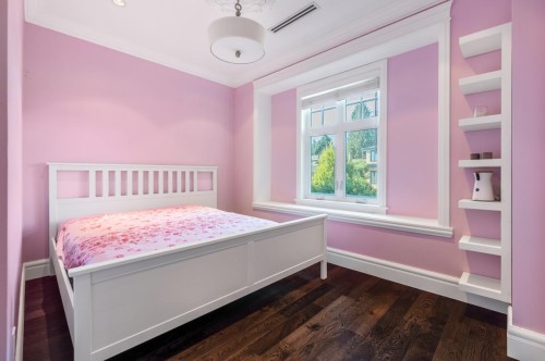 738 54Th Avenue W, Vancouver, BC 