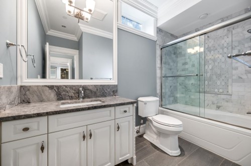 738 54Th Avenue W, Vancouver, BC 