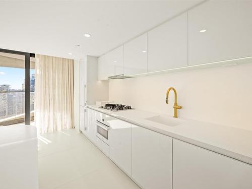 2602-1033 Nelson Street, Vancouver, BC 