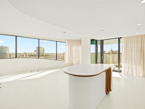 2602-1033 Nelson Street, Vancouver, BC 