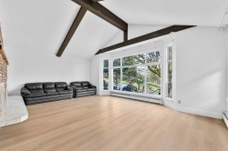 4976 Bond Street  Burnaby, BC V5H 2Y4