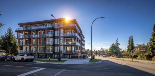 2590 Lonsdale Avenue, Vancouver, BC 