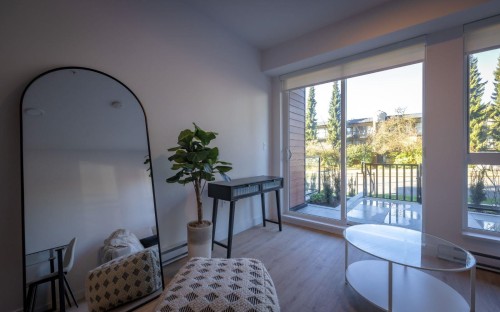 2590 Lonsdale Avenue, Vancouver, BC 