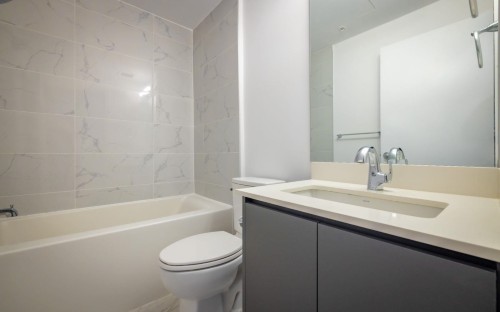 2590 Lonsdale Avenue, Vancouver, BC 