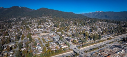 2590 Lonsdale Avenue, Vancouver, BC 