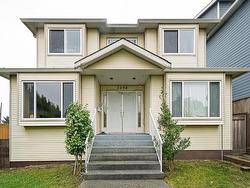 3298 2nd Avenue E Vancouver, BC V5M 1G3