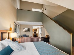 220-4220 Gateway Drive  Whistler, BC V8E 0Z7