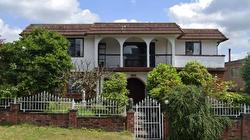 1970 Holdom Avenue  Burnaby, BC V5B 4P6