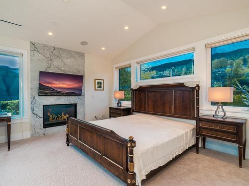 2408 Mathers Avenue, West Vancouver, BC 