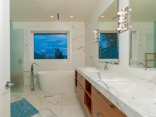 2408 Mathers Avenue, West Vancouver, BC 