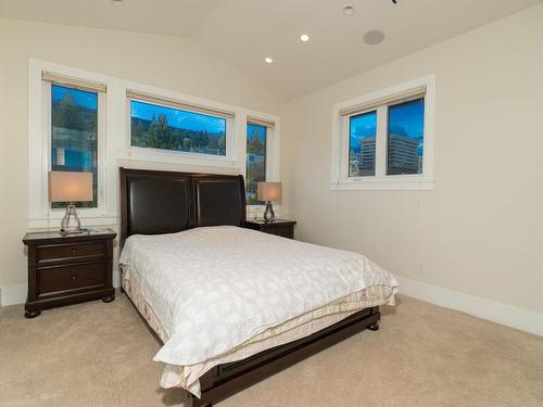 2408 Mathers Avenue, West Vancouver, BC 