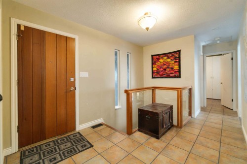 5189 Madeira Court, North Vancouver, BC 